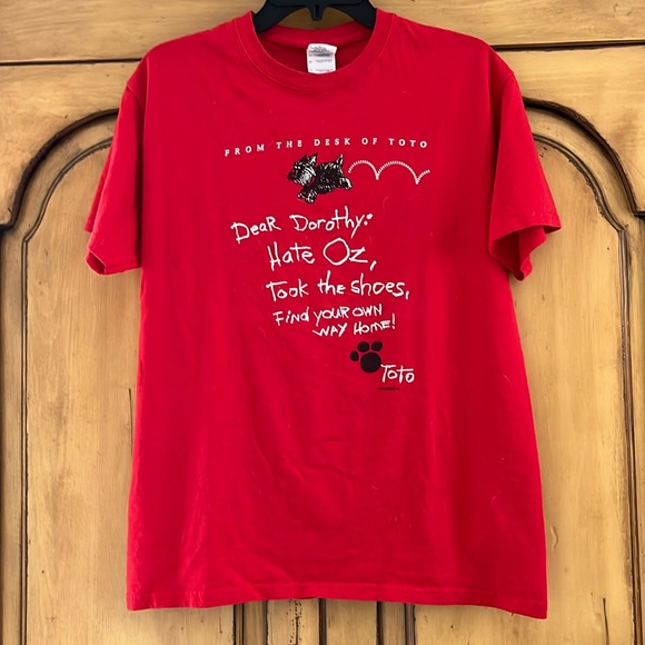 Hilarious T-Shirt "From the Desk of Toto" Wizard of Oz. "Dear Dorothy, Hate Oz.. - Picture 1 of 5